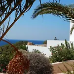 Annita, With Extraordinary View Near The Sea Feriehus